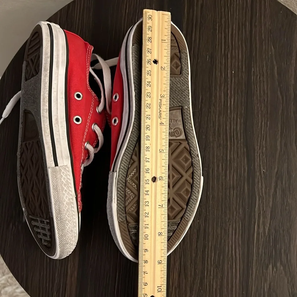 (2) Red Converse Chuck Taylor All Star Classics Unisex
